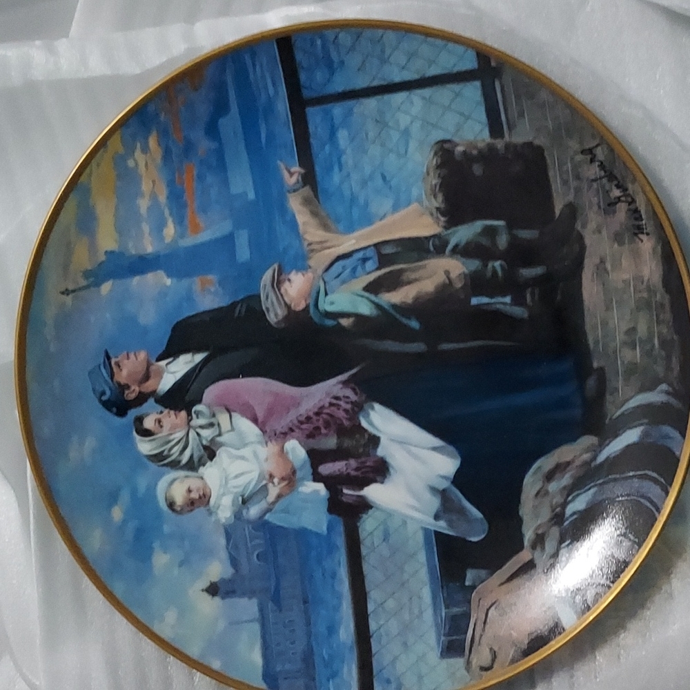 Gateway to America by Max Ginsburg The Ellis Island Vintage Plate 1991,8 1/8in W